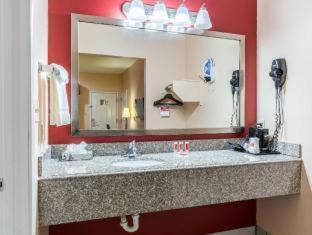 Quality Inn & Suites Bridge City Orange Cameră foto